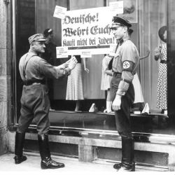 Bundesarchiv Bild 102 14468 Berlin NS Boykott gegen jdische Geschfte 250 Ausschnitt