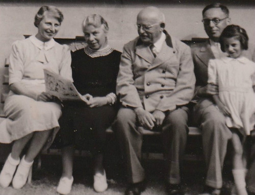 Dr. Carl Hess mit Familie und den Schwiegereltern in der Schweiz, 1938 Fam C Hess Schwiegereltern Schweiz 500