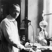 Arnold Palm im Labor der Chemischen Fabriken "Dr Joachim Wiernik u.Co", Berlin Waidmannslust